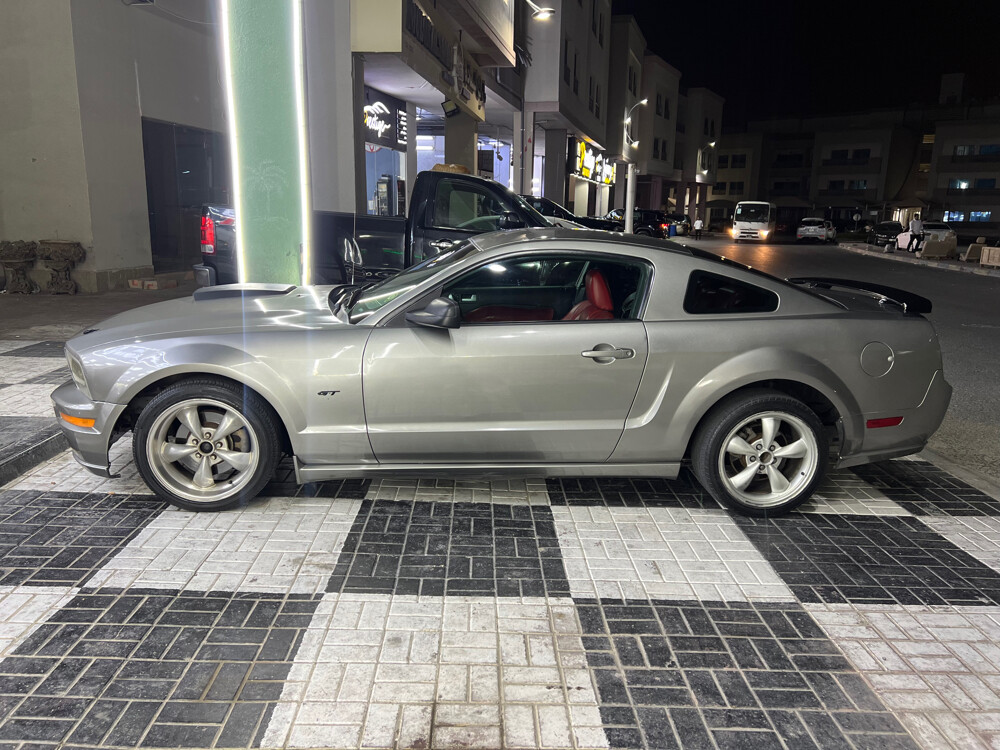 ford mustang  - 4