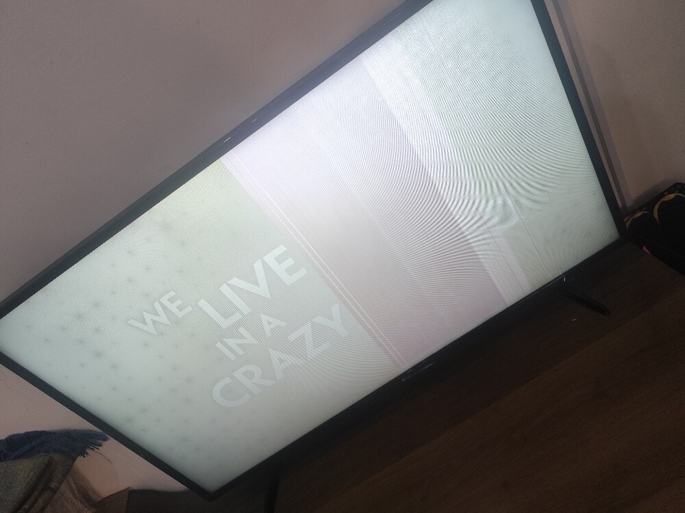 LG SMART TV 49" WHITE SCREEN ISSUE - 1