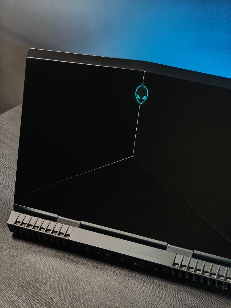 Alien ware 7-ram 16g gpu8 - 8