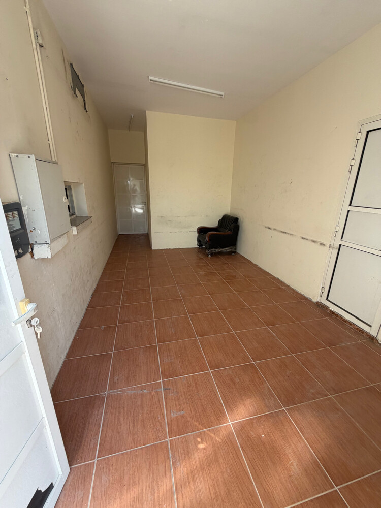 For rent store coverd2400m+9 rooms  - 6