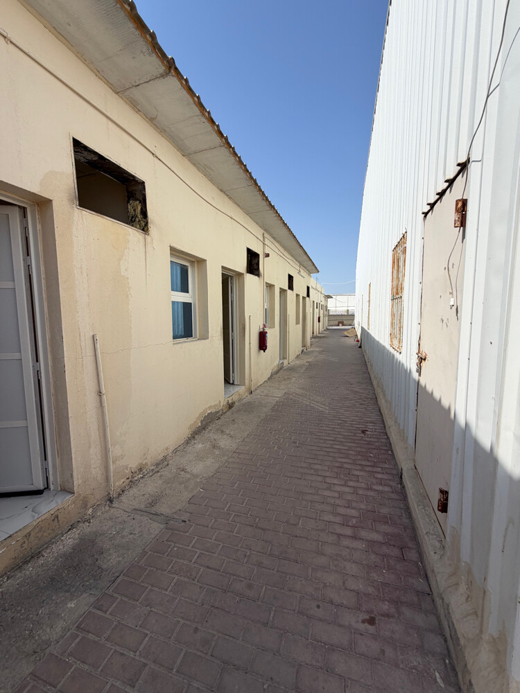 For rent store coverd2400m+9 rooms  - 9