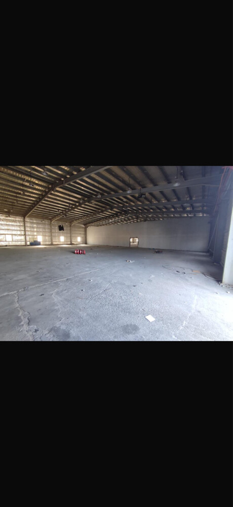 For rent store coverd2400m+9 rooms  - 2