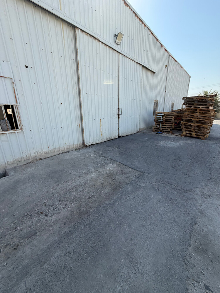 For rent store coverd2400m+9 rooms  - 7