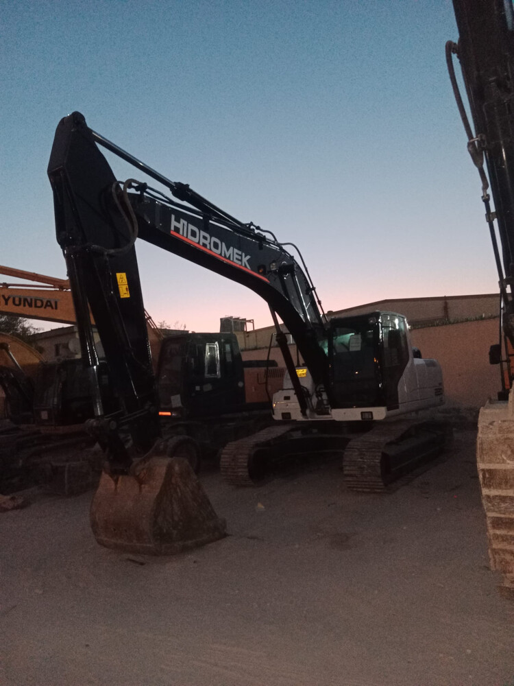 2011 model 20 ton hidromek machine  - 9