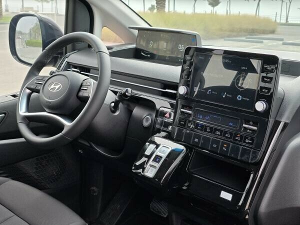 Hyundai staria for rent - 5