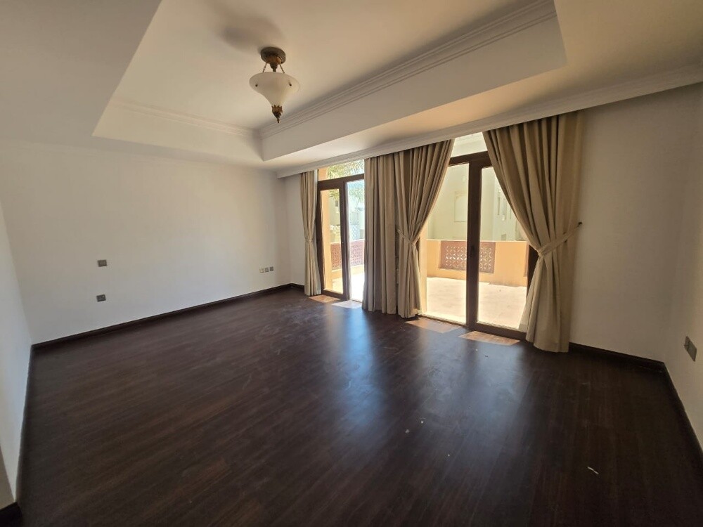 فيلا فاخرة 5 غرف +ميد/ويست باي ل - 21