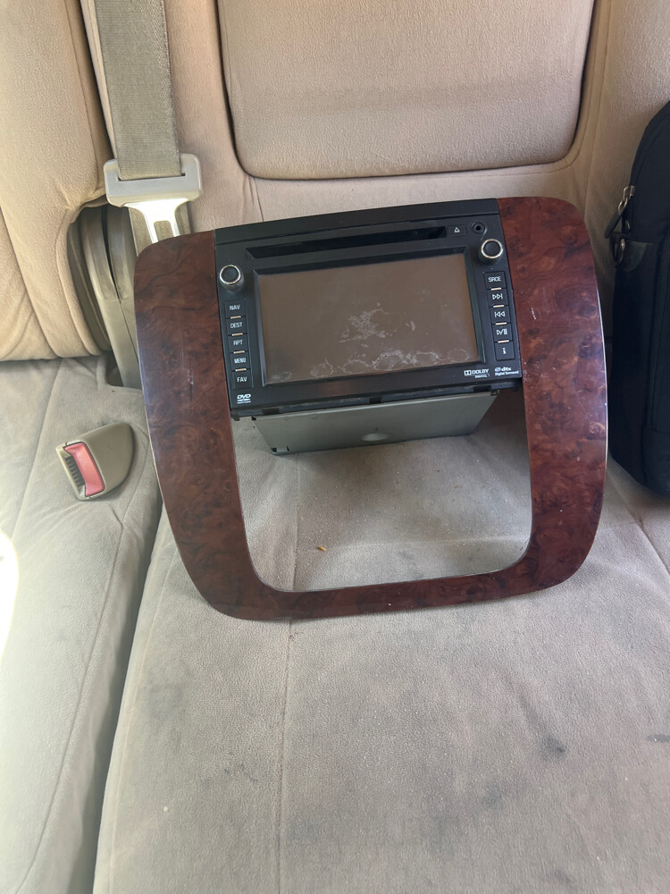 original for Tahoe: touch screen  - 1