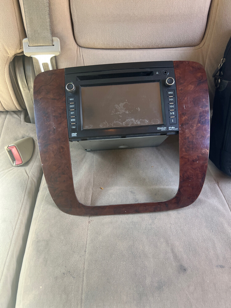 original for Tahoe: touch screen  - 2