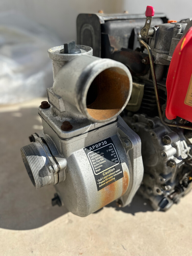 DIESEL WATER PAMP NEW  - 12