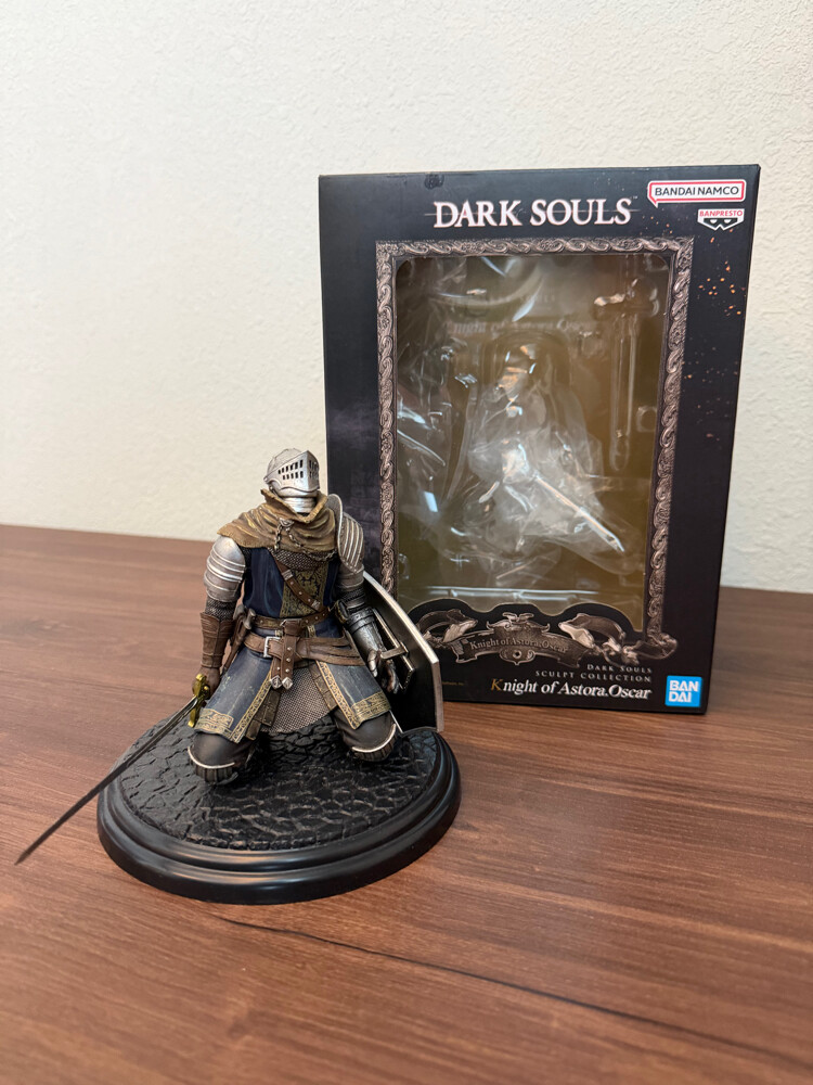 Dark Souls and Berserk figures - 1