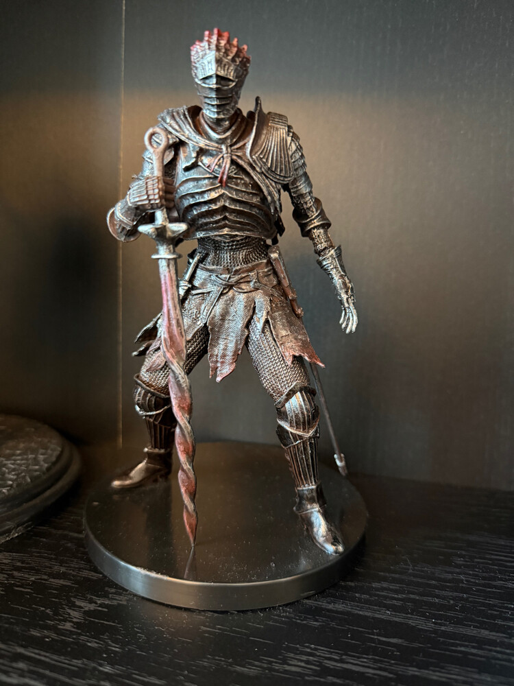Dark Souls and Berserk figures - 2