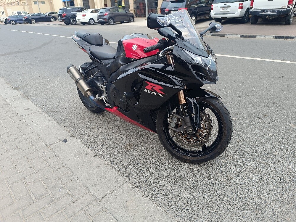 سوزكي 1000 - 1