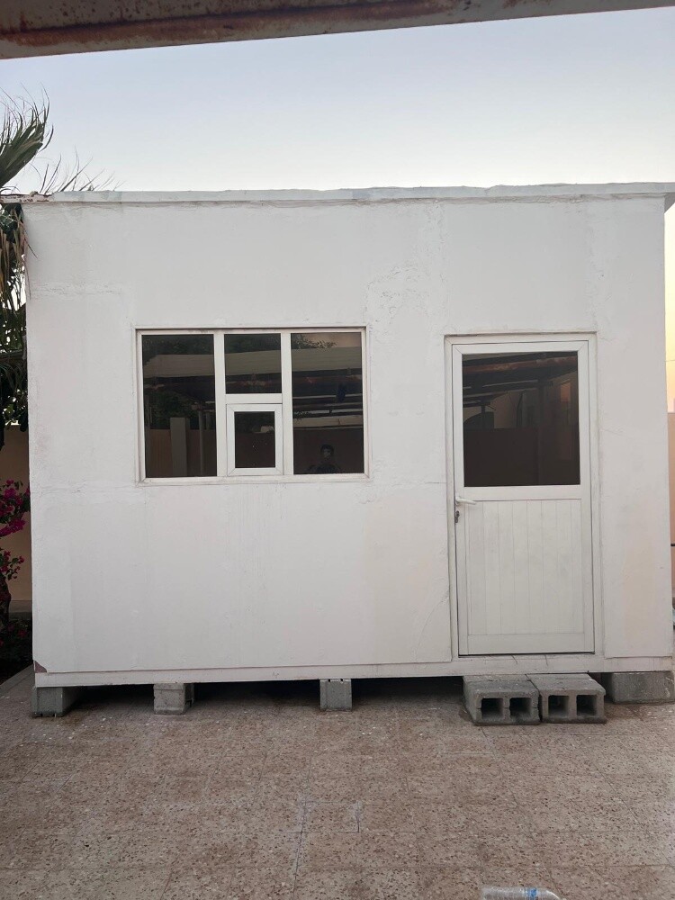 كبينة ثابتة للبيع/ تواصل 33993730 - 1