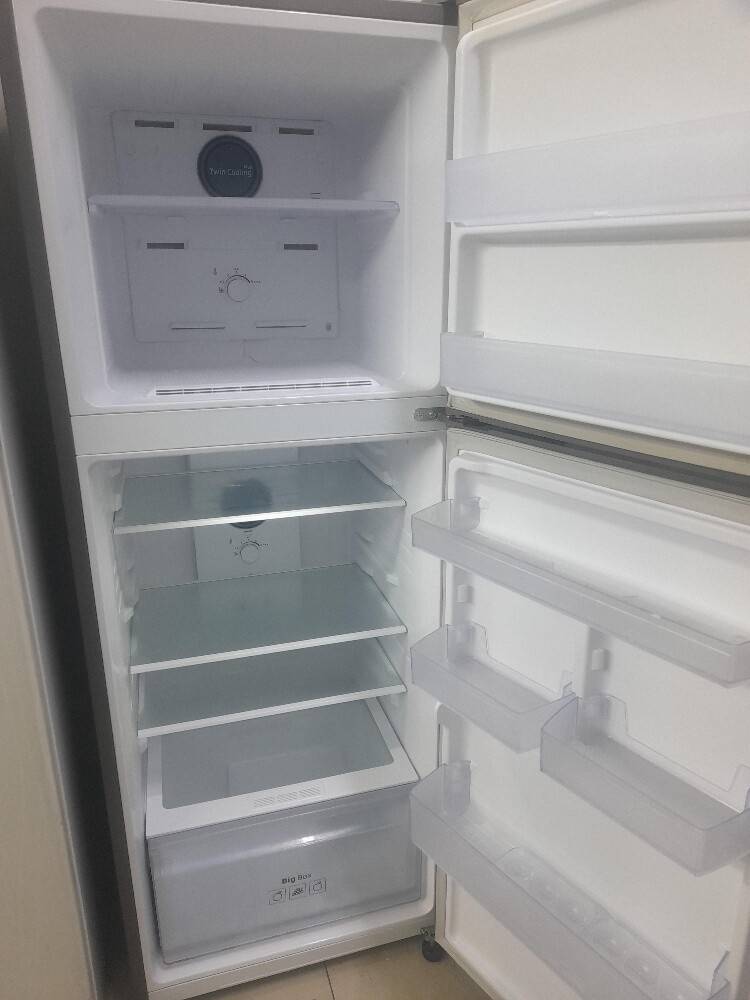 samsung fridge for sell - 3