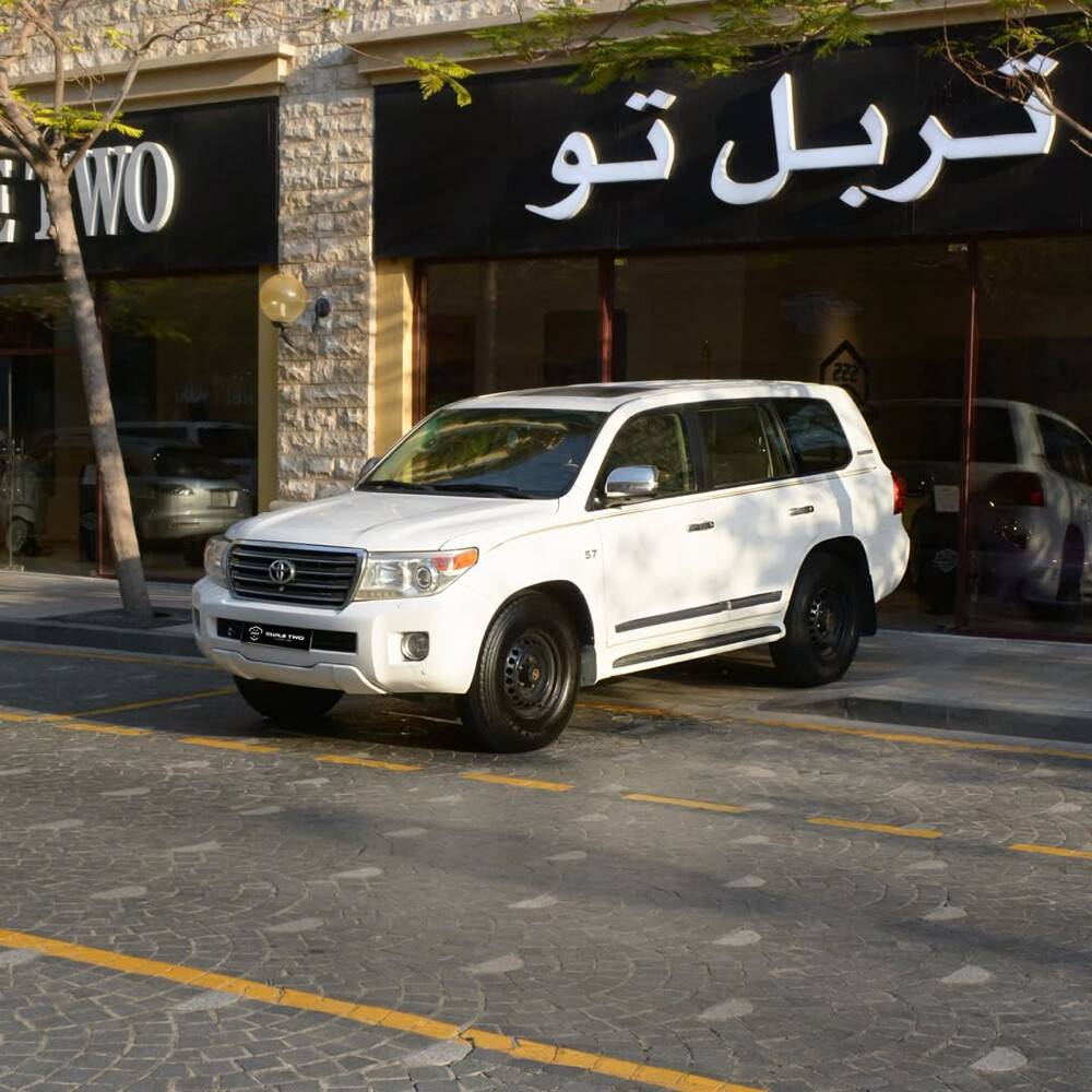 لاندكروزر في اكي ار 2014 - 1