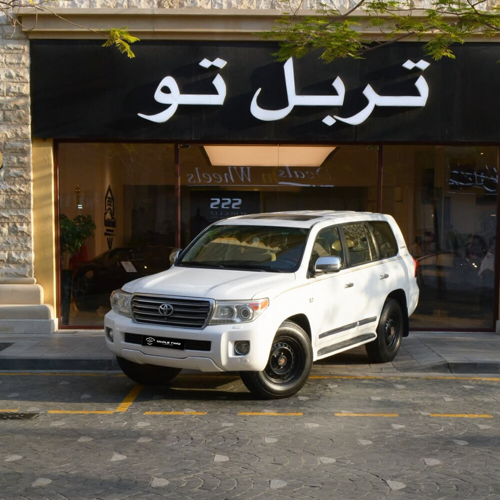 لاندكروزر في اكي ار 2014 - 4
