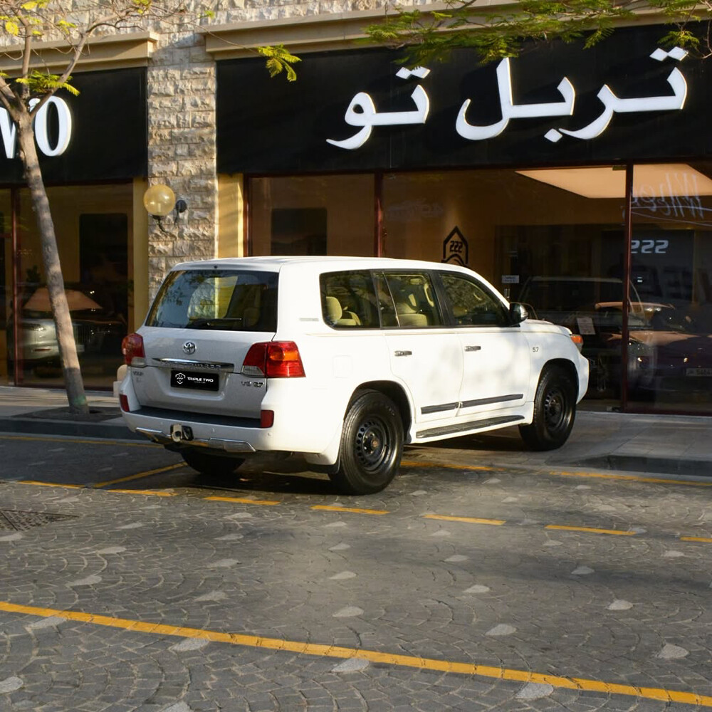 لاندكروزر في اكي ار 2014 - 5