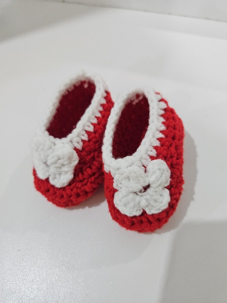 Handmade crochet baby booties - 1