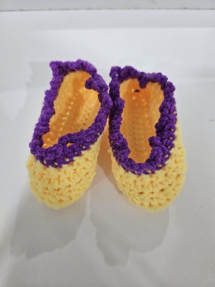 Handmade crochet baby booties - 4