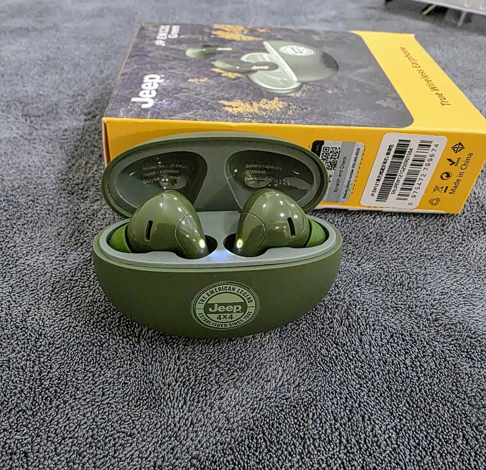 Jeep Earbuds (New) - 9