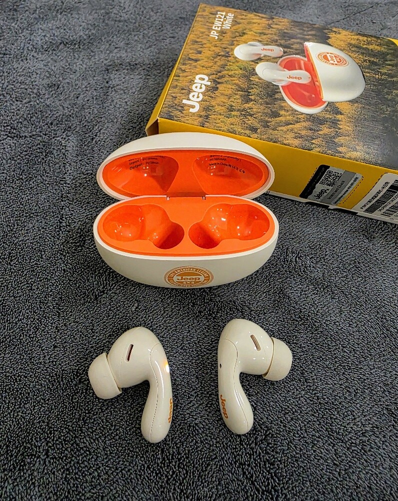 Jeep Earbuds (New) - 3