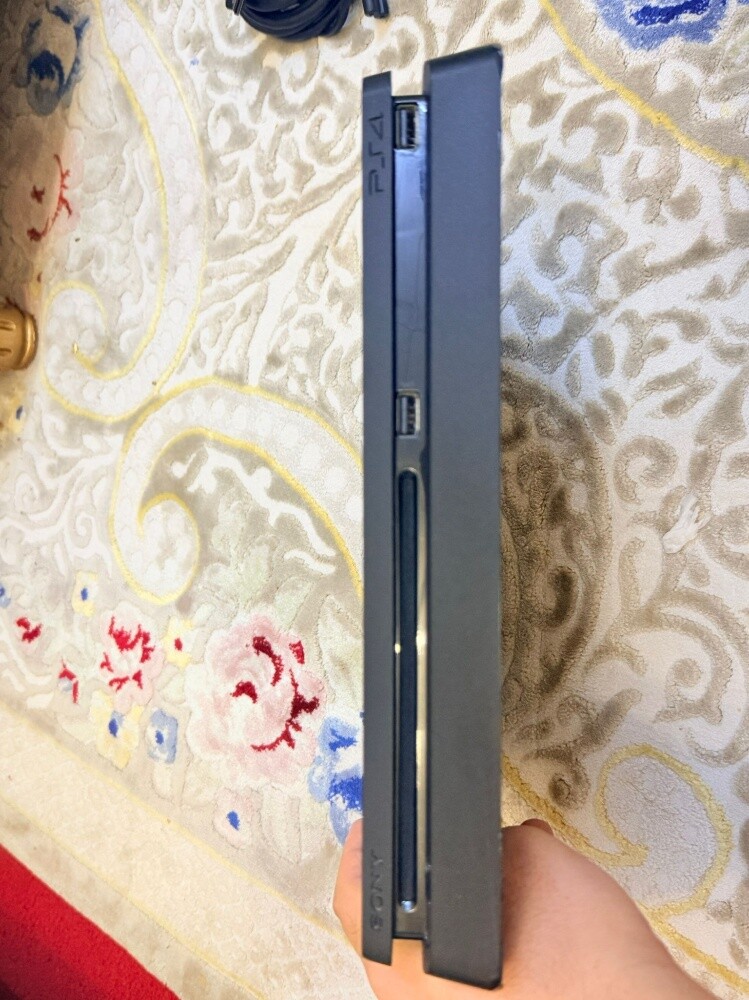 use good condition ps4 - 3