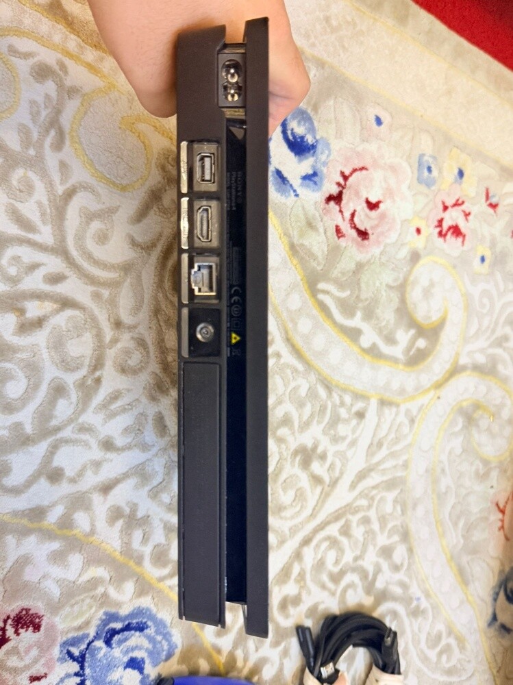 use good condition ps4 - 4
