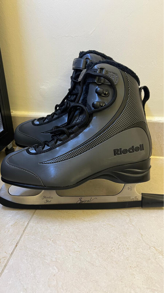 New Riedell Adult Ice skates - 4