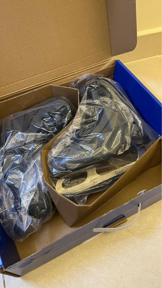 New Riedell Adult Ice skates - 3