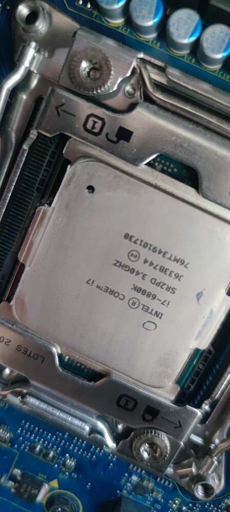 Alienware rx590 - 6