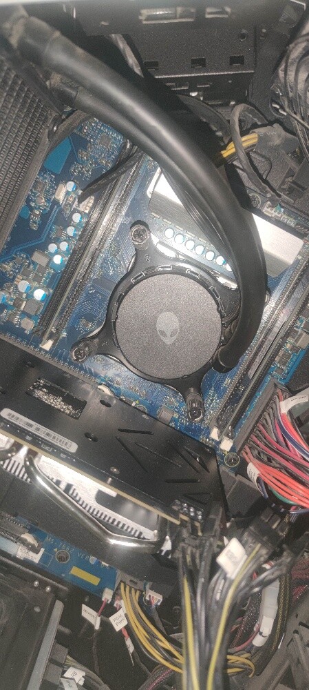 Alienware rx590 - 4