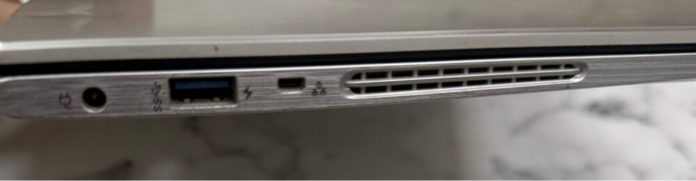 LG XNote Z330 Ultra Book - 2