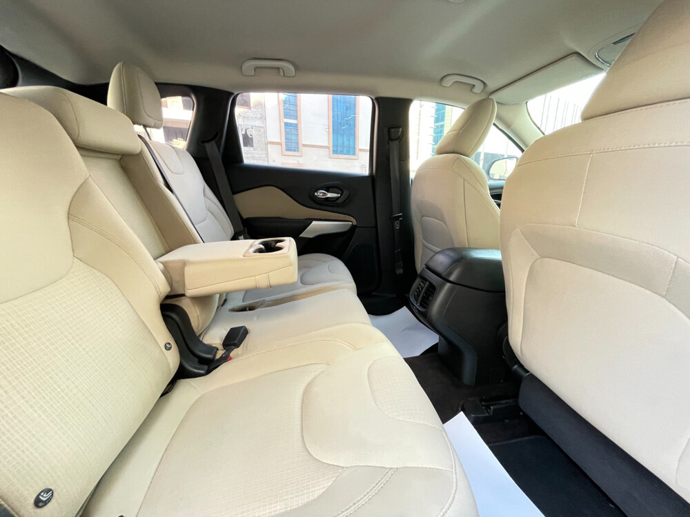 Jeep Cherokee 2017 Longitude - 8