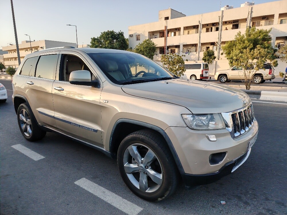 jeep cherokee limited  2012 - 4