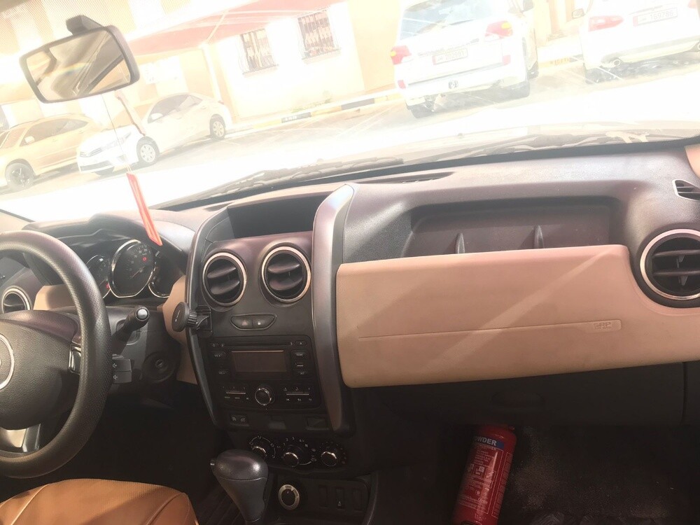 low km 4x4 duster in neat condition - 11