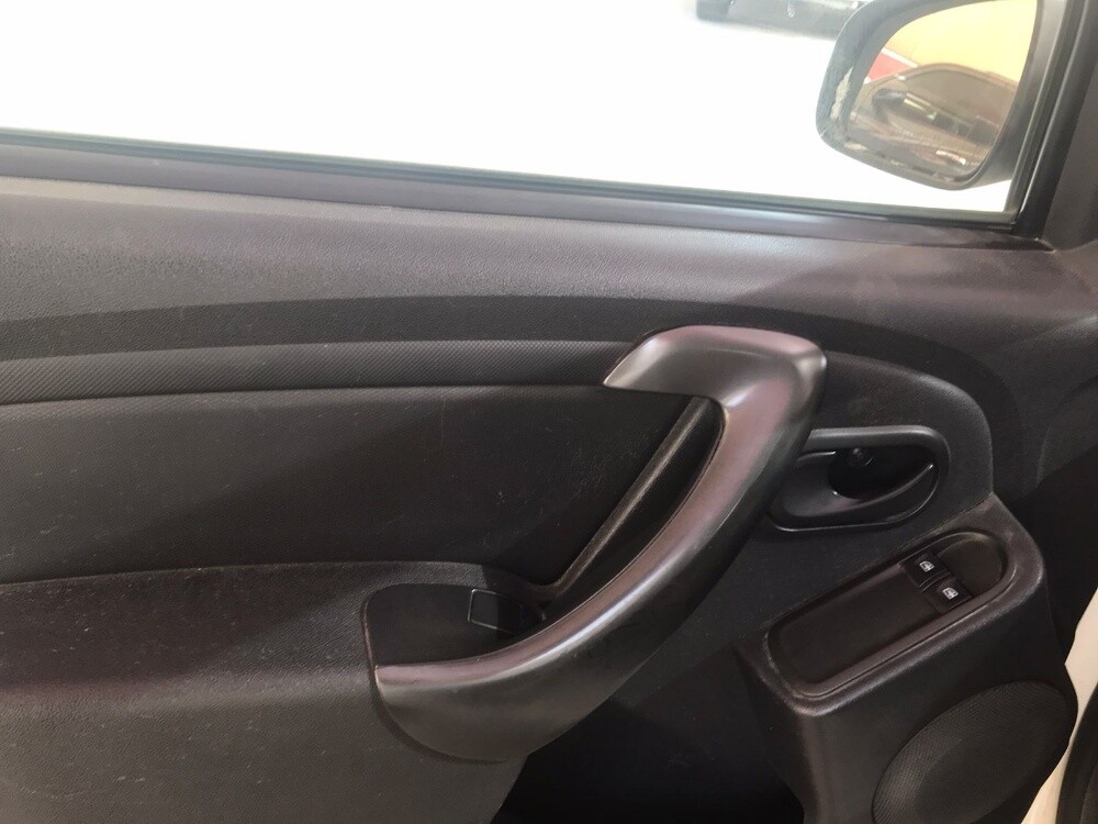 low km 4x4 duster in neat condition - 12