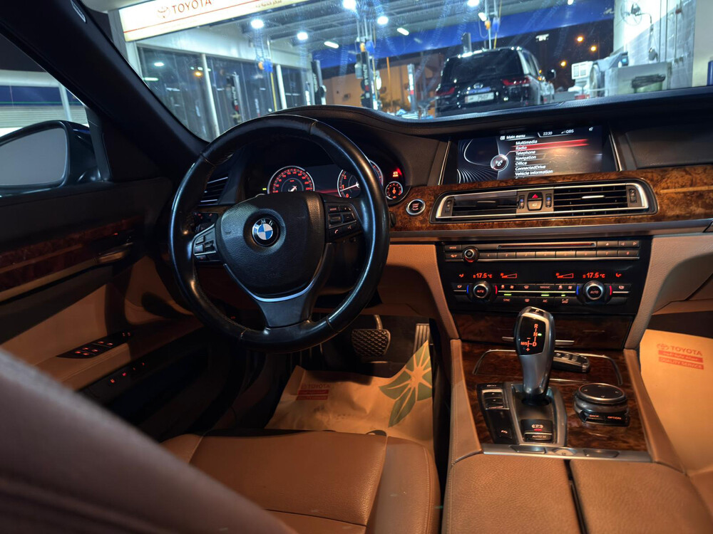 BMW 730Li 2015 (NEGOTIABLE) - 8