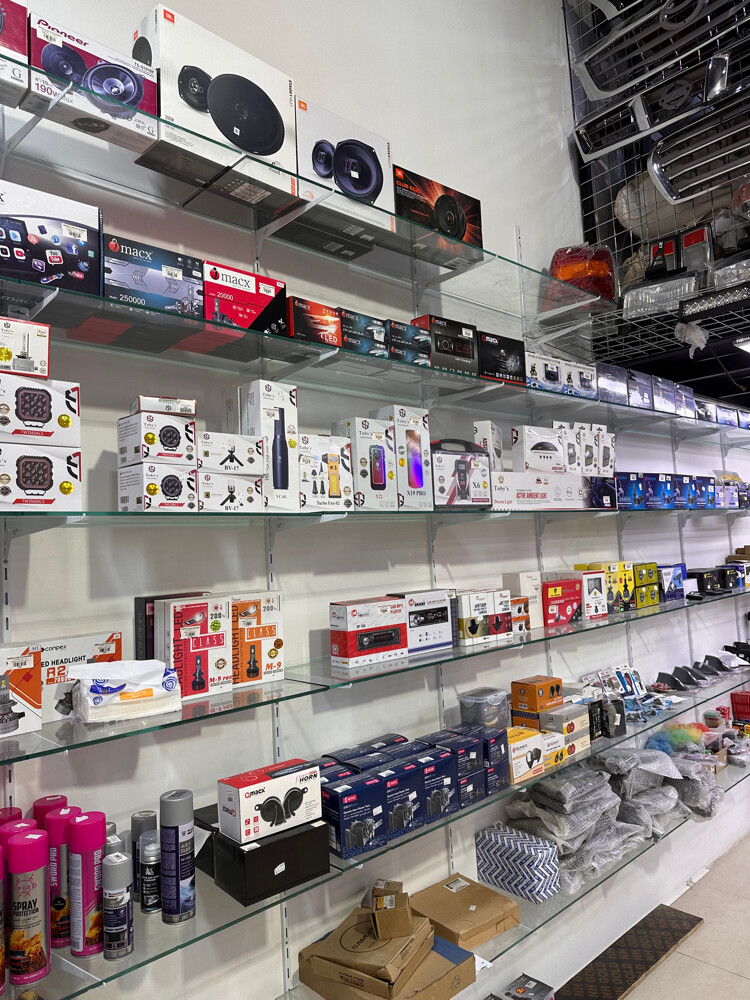  Car accessories shop for sale - 4