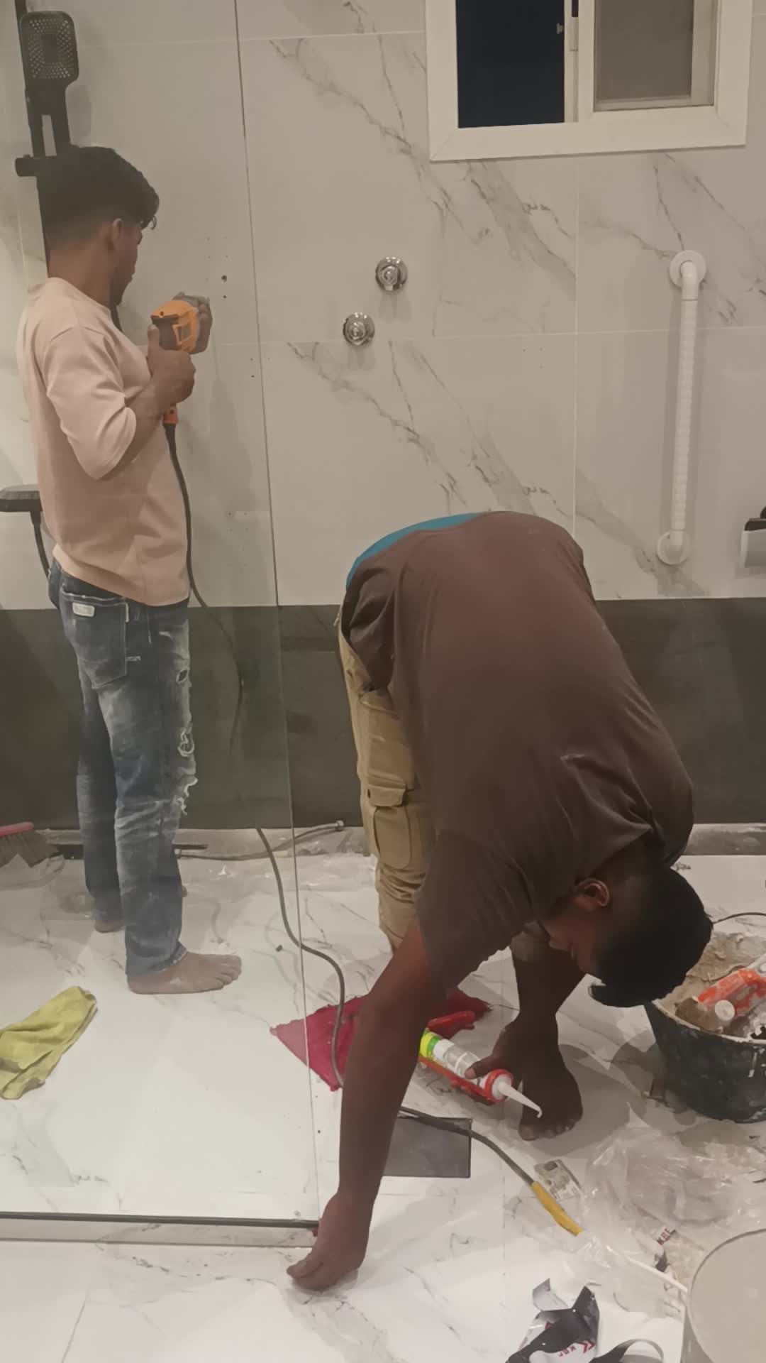 Shower glass installation - 2
