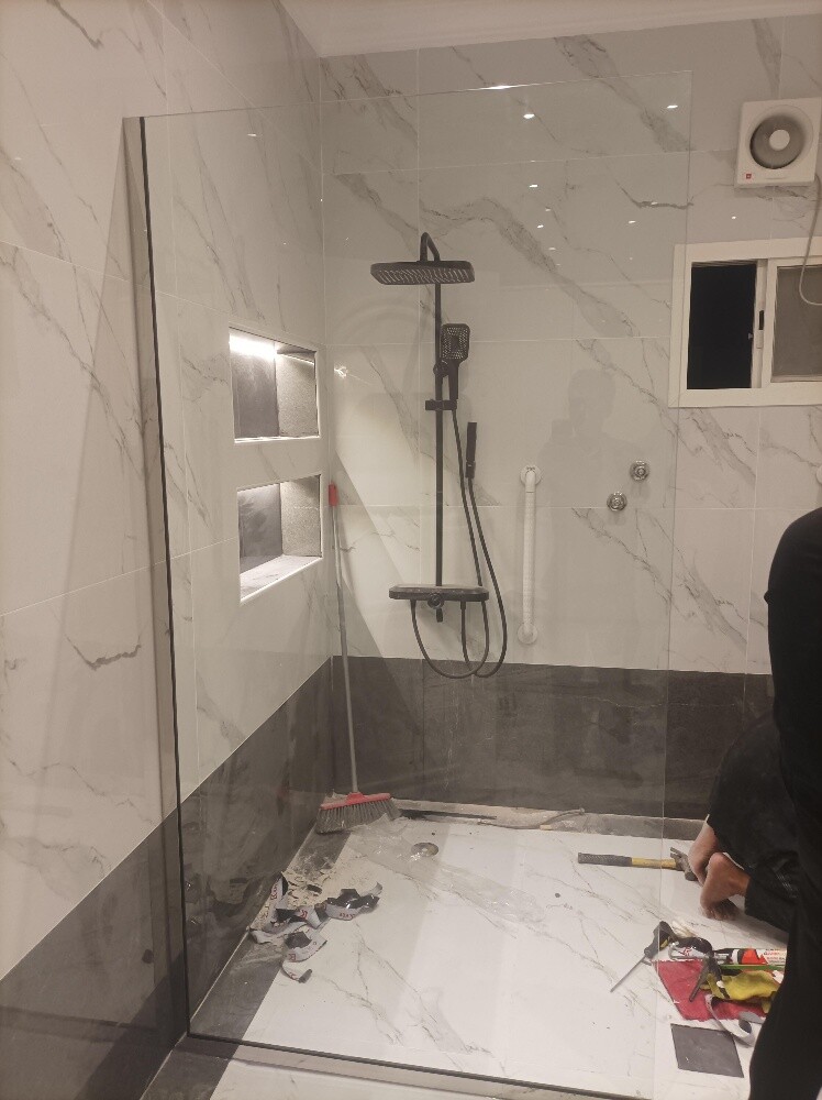 Shower glass installation - 1