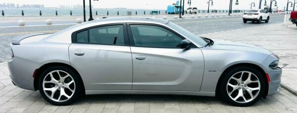 Dodge Charger R/T V8 - 2
