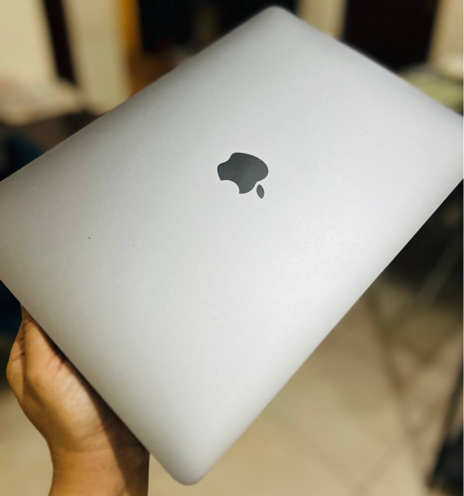 MacBook Air model A2337  - 7