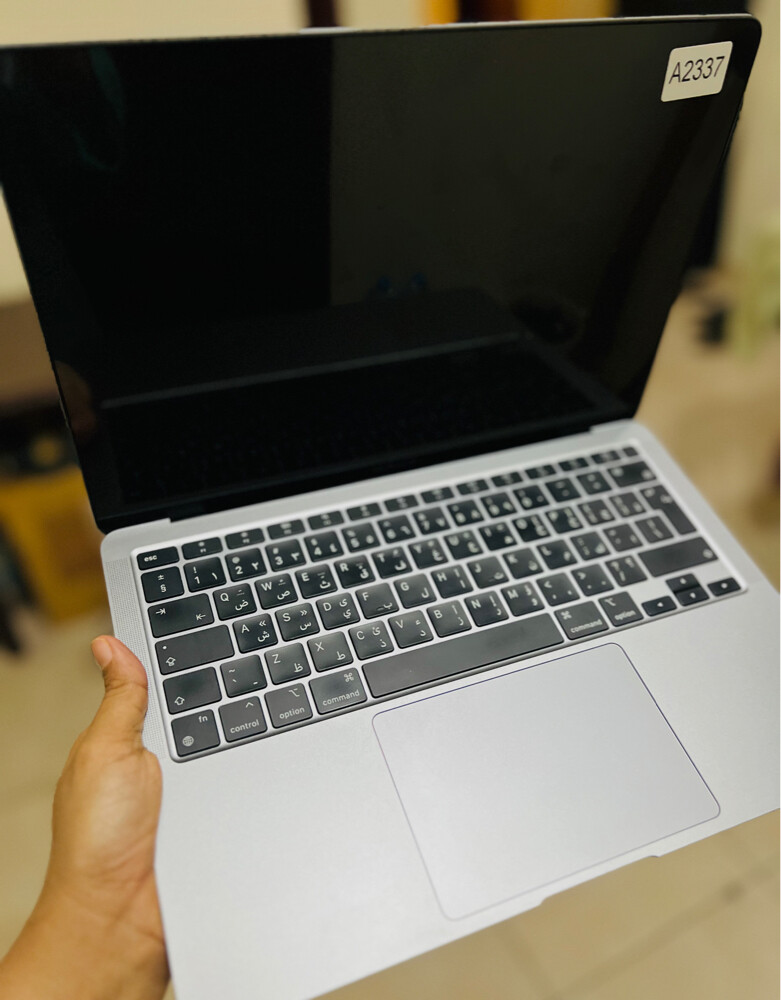 MacBook Air model A2337  - 4