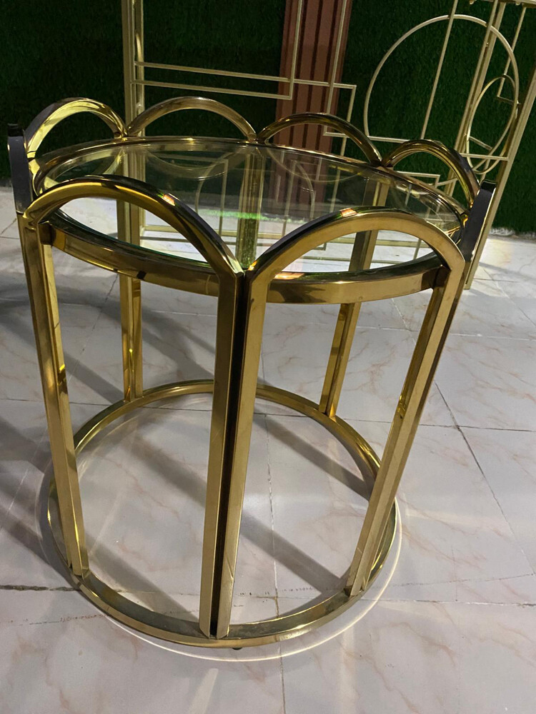 Tables and plates with colour gold - 4