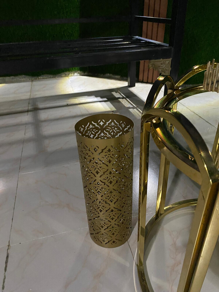 Tables and plates with colour gold - 7