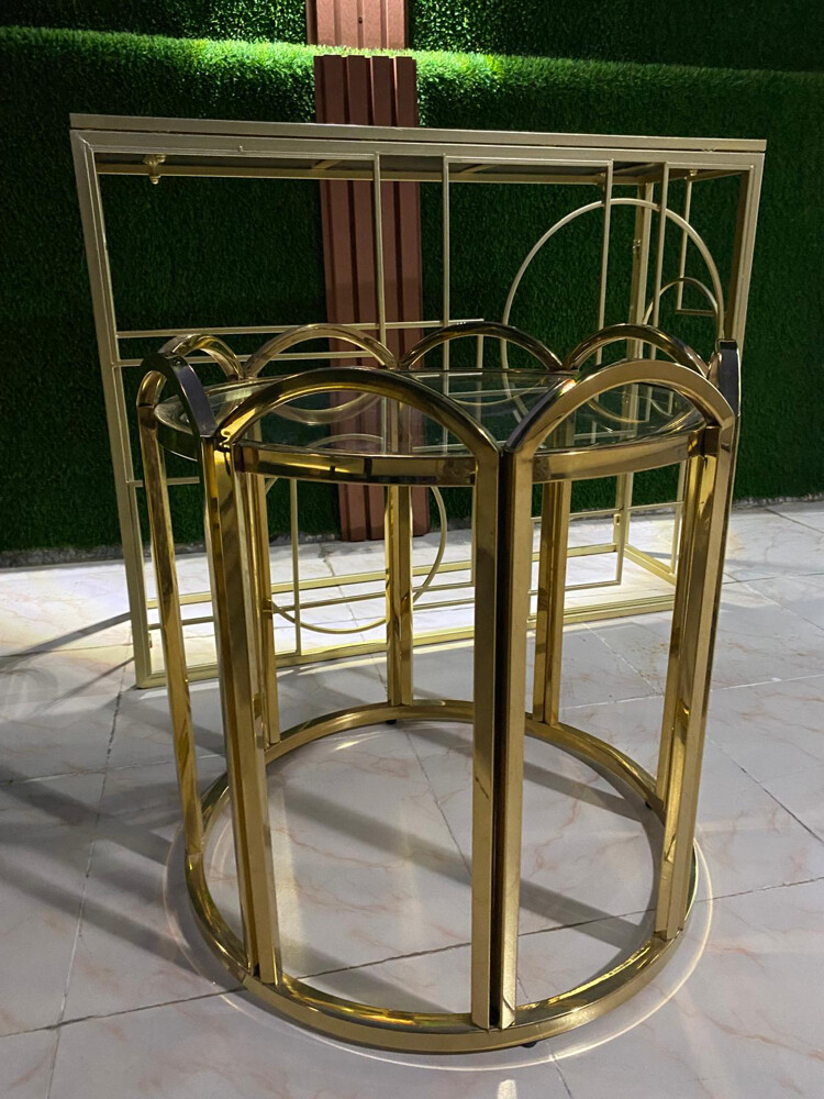 Tables and plates with colour gold - 2