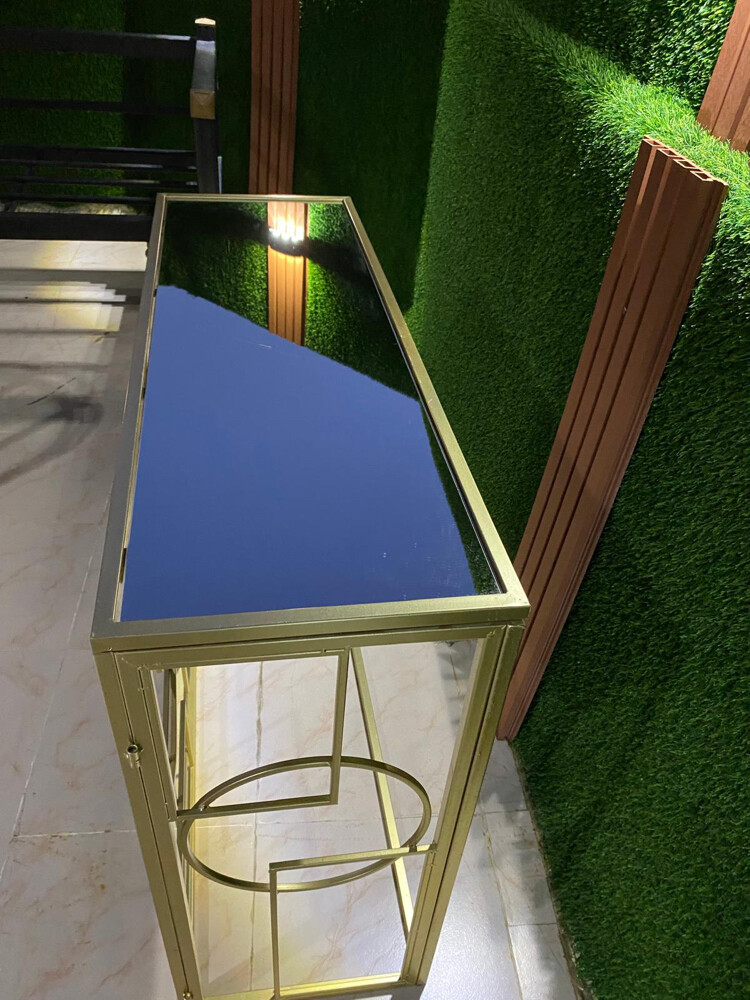 Tables and plates with colour gold - 3