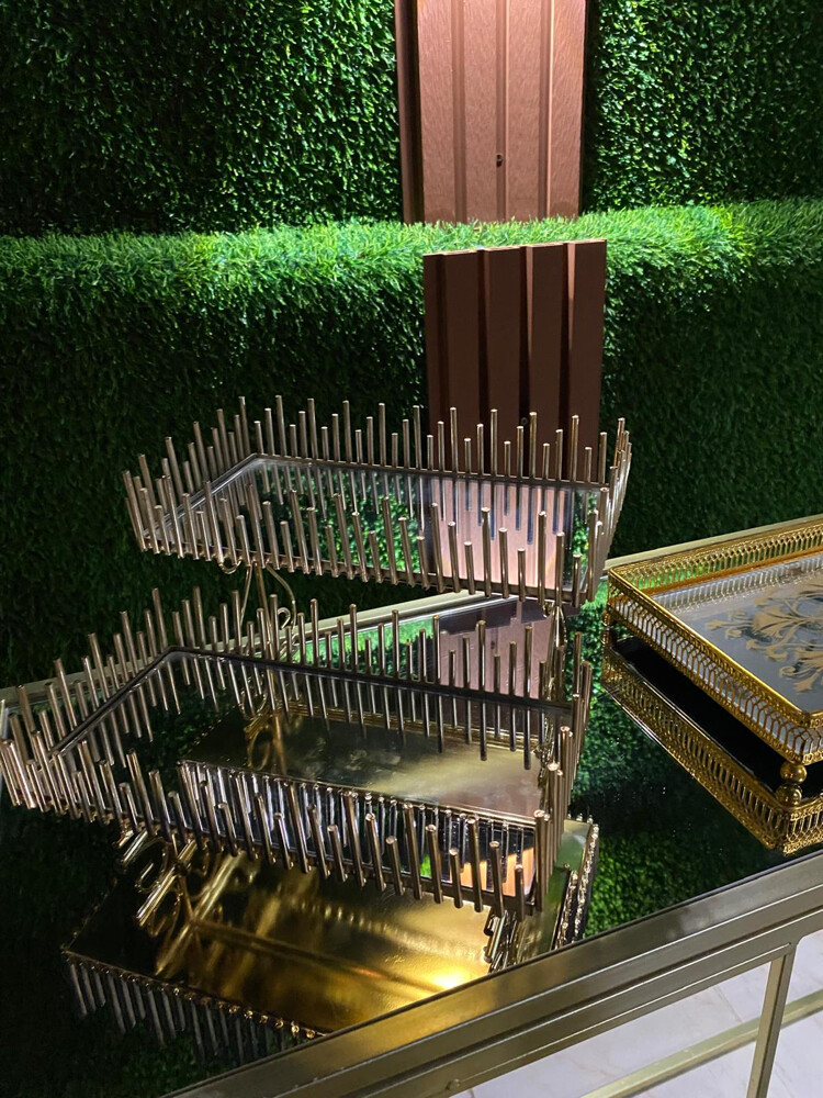 Tables and plates with colour gold - 5