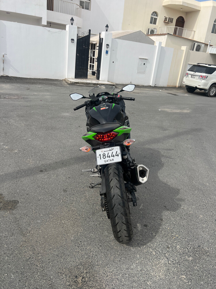 Kawasaki ninja 300  - 3