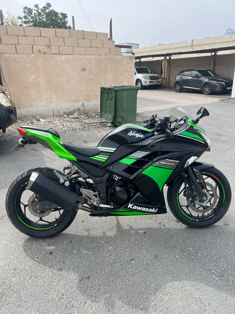 Kawasaki ninja 300  - 1